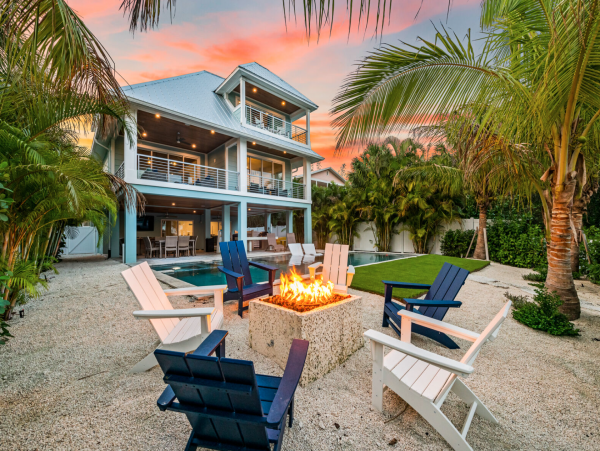 Exquisite 4 Bedroom Vacation Rental with Great Amenities